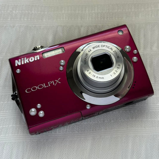 Nikon Coolpix S4000 Digital Camera - Great Condition